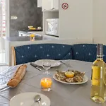 Atlantic Apartment *